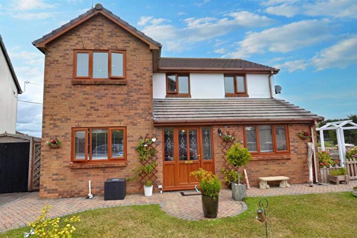 4 Bedroom Detached House For Sale In Llys Y Felin, Bancyfelin, Carmarthen, SA33