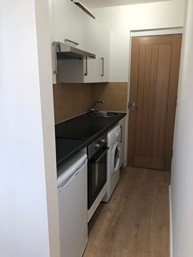 1 Bedroom Flat To Rent In Elm Park Road, Reading, RG30