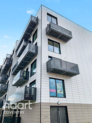 2 Bedroom Apartment For Sale In South Loop Green, Birmingham, B16