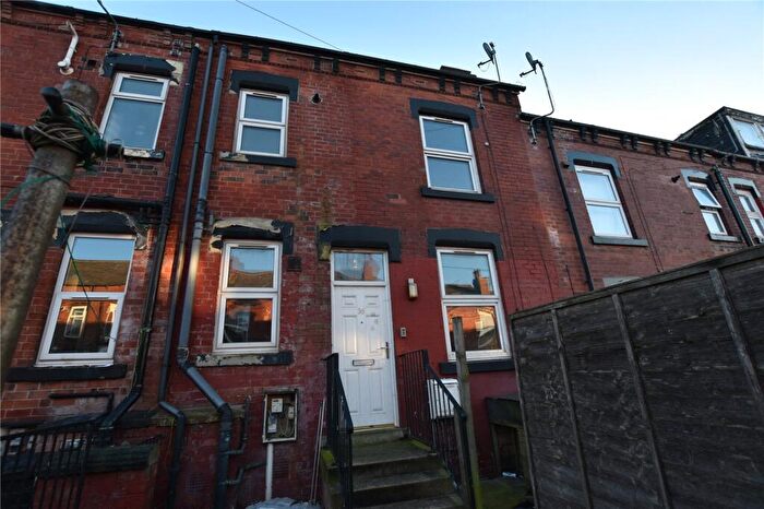 2 Bedroom Terraced House For Sale In Ashton Mount, Harehills, Leeds, LS8