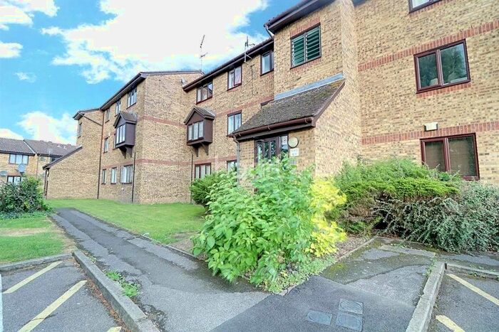 1 Bedroom Flat To Rent In Stocksfield Road, London, E17