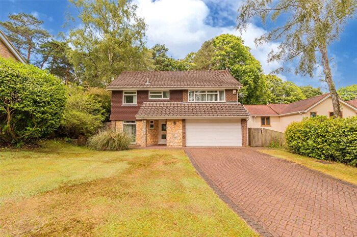 4 Bedroom Detached House For Sale In Lime Avenue, Camberley, Surrey, GU15