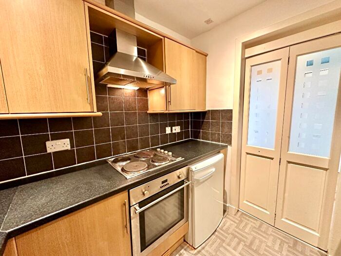 2 Bedroom Flat To Rent In Bonhill Road, Dumbarton, West Dunbartonshire, G82