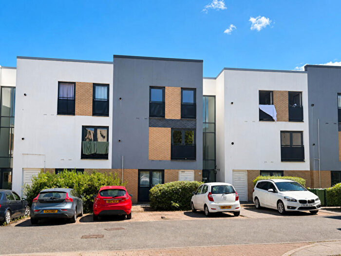 2 Bedroom Apartment To Rent In Firpark Close, Glasgow, G31