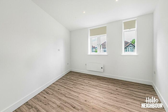 2 Bedroom Apartment To Rent In Alexandra Drive, Surbiton, KT5
