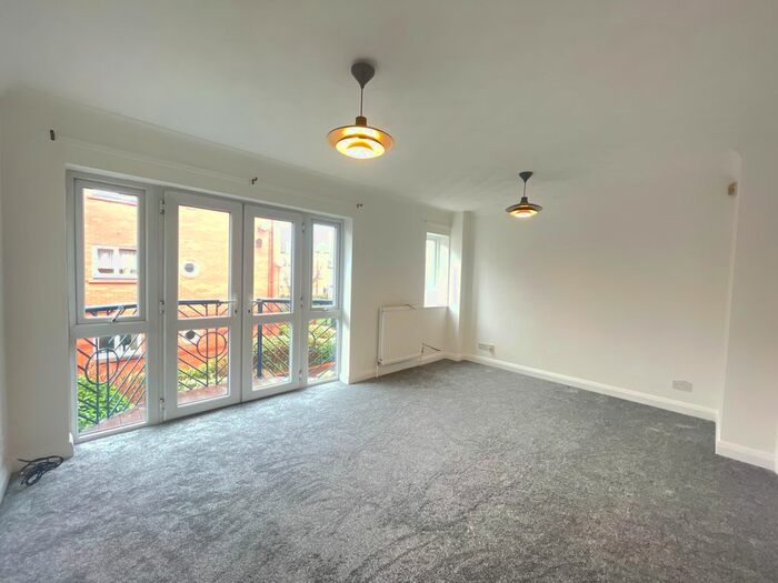 3 Bedroom Town House To Rent In Vancouver Quay, Salford Quays, Salford M50