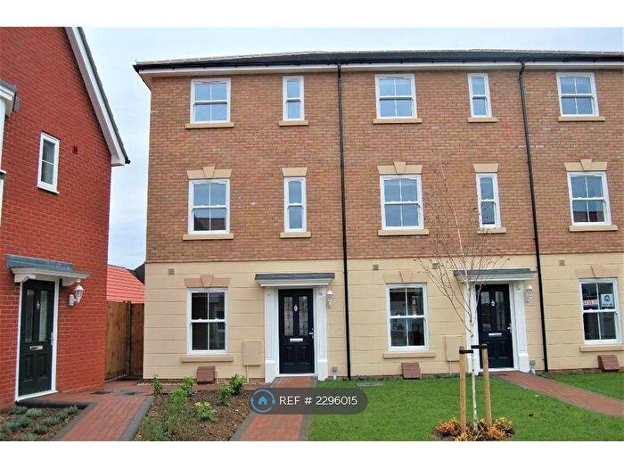 3 Bedroom End Of Terrace House To Rent In Guelder Rose, Dunmow, CM6