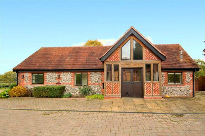 3 Bedroom Detached House To Rent In Southend, Henley-On-Thames, Oxfordshire, RG9