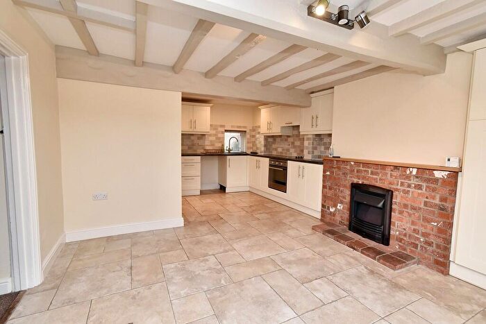 2 Bedroom Cottage For Sale In Water Lane, Bassingham, LN5