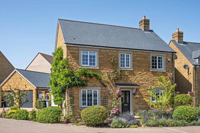 4 Bedroom Detached House For Sale In Stopford Place, Chipping Norton, OX7
