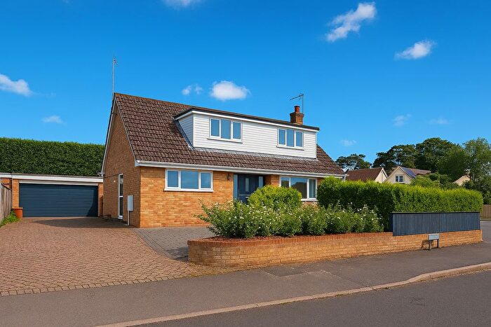 4 Bedroom Detached House For Sale In Chapel Close, Corfe Mullen, Wimborne, BH21