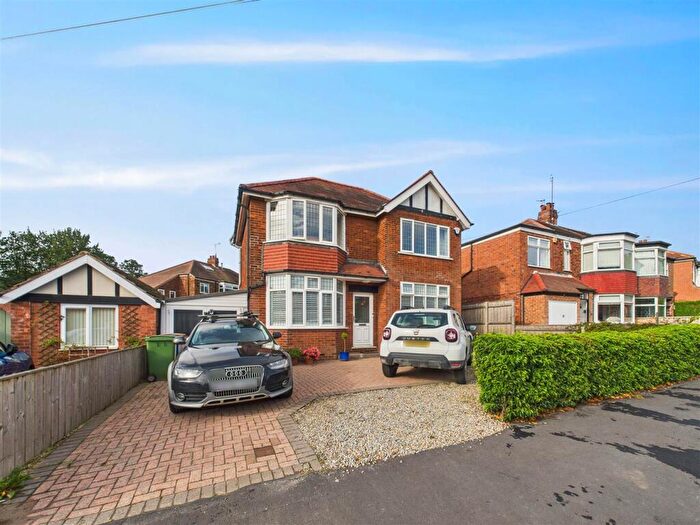 3 Bedroom Detached House For Sale In Fairfield Avenue, Kirk Ella, HU10