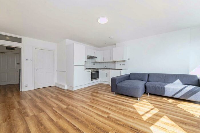 1 Bedroom Flat To Rent In Mare Street, Hackney Central, E8