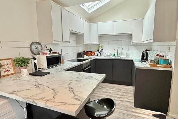 2 Bedroom Detached House For Sale In Azalea Close, St. Ives, BH24