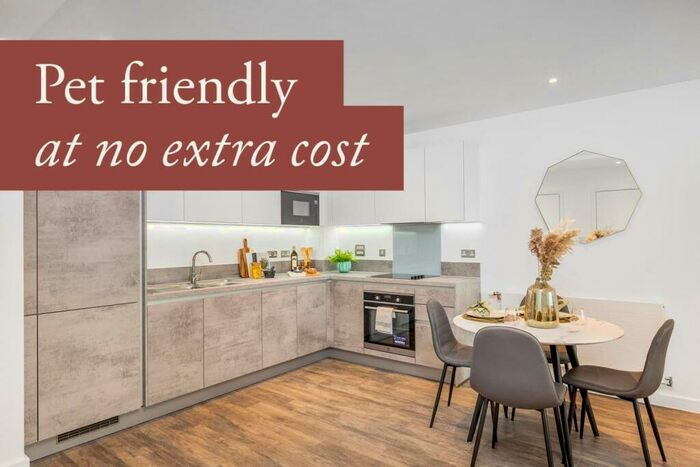 1 Bedroom Apartment To Rent In Bed Th Floor, Coot At The Halcyon In Fresh Wharf, IG11