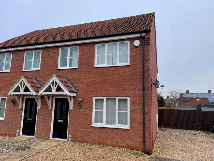 3 Bedroom Semi-Detached House To Rent In Hermitage Close, Wisbech, PE13