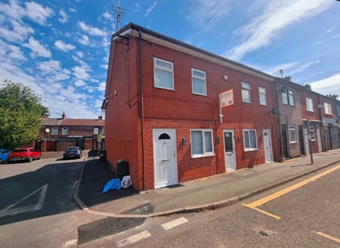 2 Bedroom Flat To Rent In Junction Lane, St. Helens, WA9