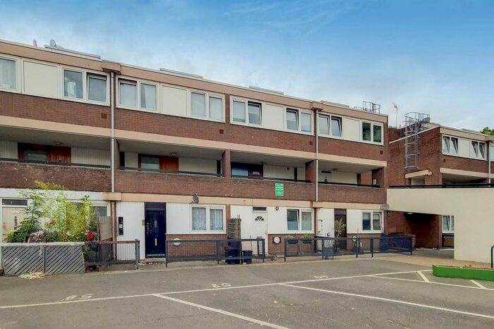 3 Bedroom Maisonette To Rent In .Wendling Haverstock Road, Gospel Oak, London, NW5