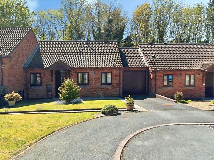 2 Bedroom Bungalow For Sale In Teme Avenue, Telford, Shropshire, TF1