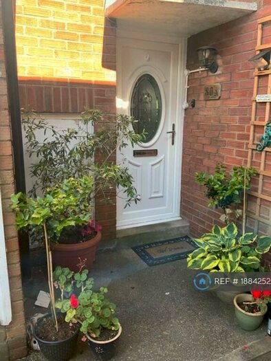 2 Bedroom Maisonette To Rent In Llanedeyrn Road, Penylan, CF23