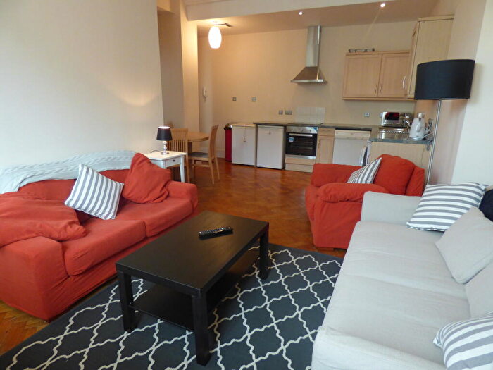 2 Bedroom Apartment To Rent In National Bank, L2