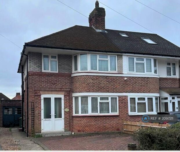 3 Bedroom Semi-Detached House To Rent In Howberry Close, Edgware, HA8