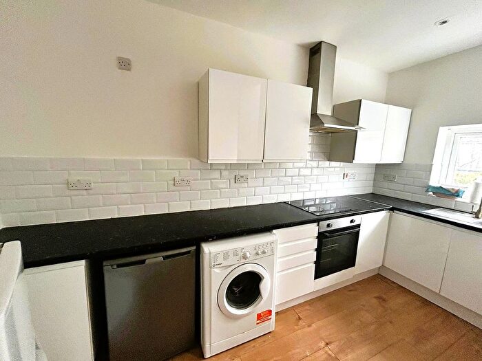 1 Bedroom Maisonette To Rent In North Clive Street, Cardiff, CF11