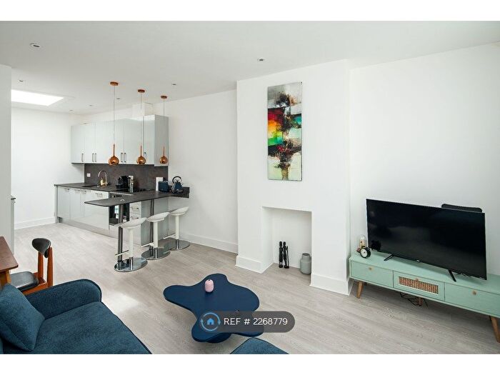 1 Bedroom Flat To Rent In Palliser Road, London, W14