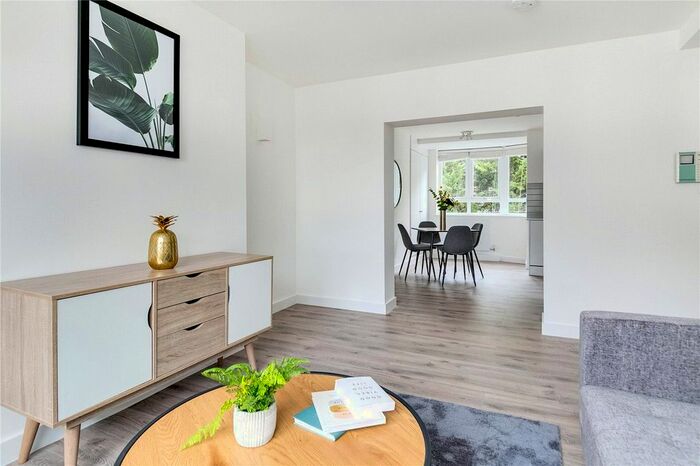 2 Bedroom Flat To Rent In Kew Bridge Court, London, W4