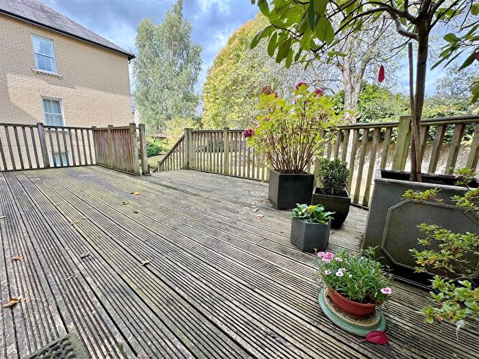 2 Bedroom Flat For Sale In Cavendish Road, Bowdon, WA14