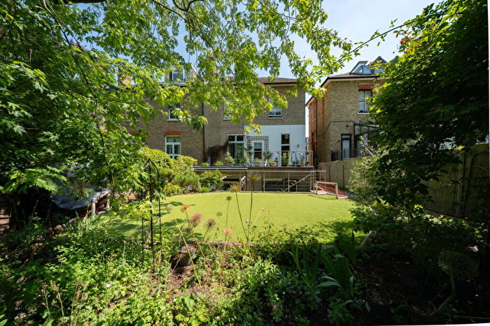 3 Bedroom Flat For Sale In Cavendish Road, London, NW6