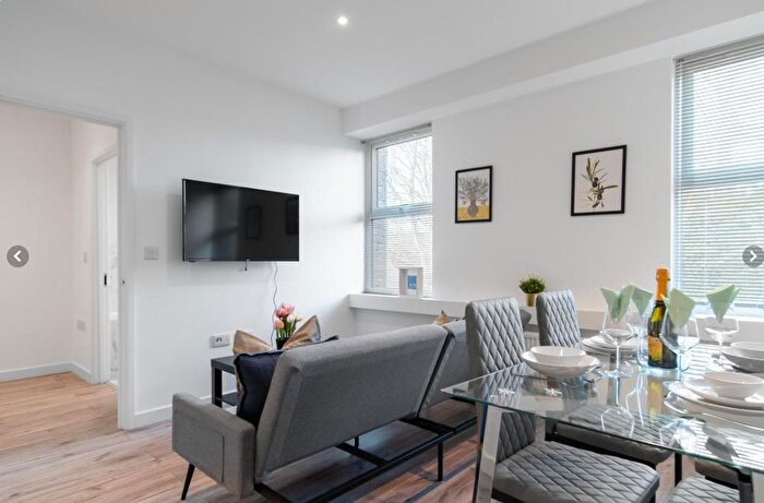 2 Bedroom Flat To Rent In Rickfords Hill, Aylesbury, HP20