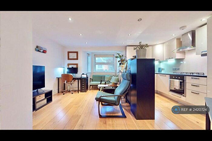 2 Bedroom Flat To Rent In Vivian Avenue, London, NW4