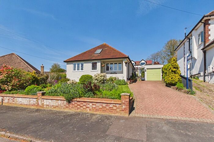 4 Bedroom Chalet For Sale In Fryer Close, Chesham, Buckinghamshire, HP5