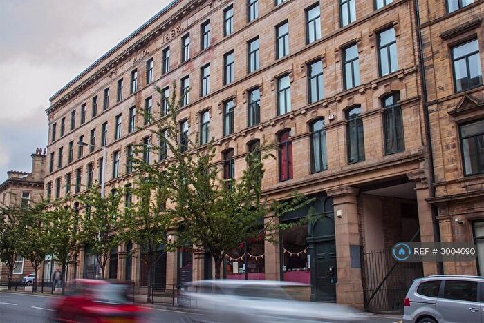 2 Bedroom Flat To Rent In Broadgate House, Bradford, BD1