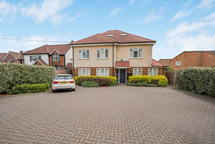 1 Bedroom Flat For Sale In Swakeleys Road, Ickenham, UB10