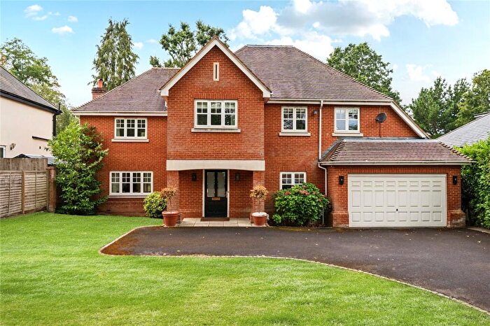 5 Bedroom Detached House For Sale In Hawksview, Cobham, KT11