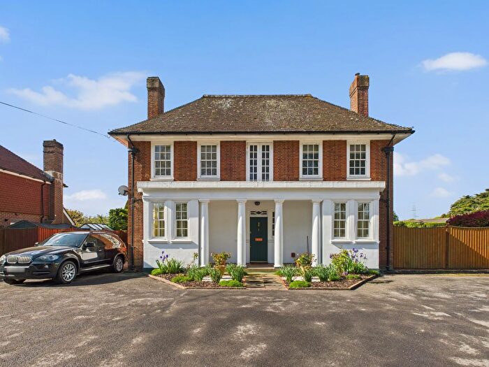 2 Bedroom Flat To Rent In Borland House, Bere Farm Lane, PO17