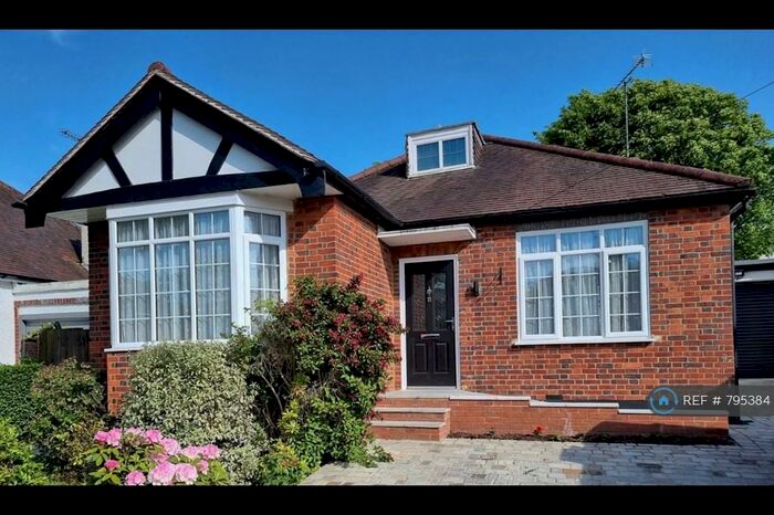 3 Bedroom Bungalow To Rent In Woodville Gardens, Ruislip, HA4