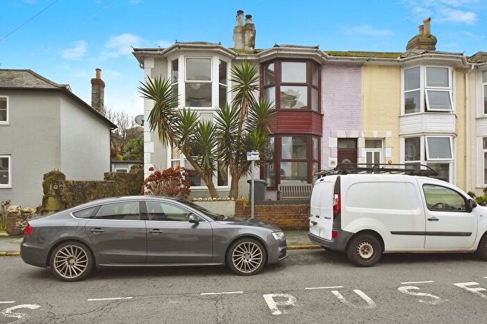 3 Bedroom Property To Rent In Albert Street, Ventnor, PO38