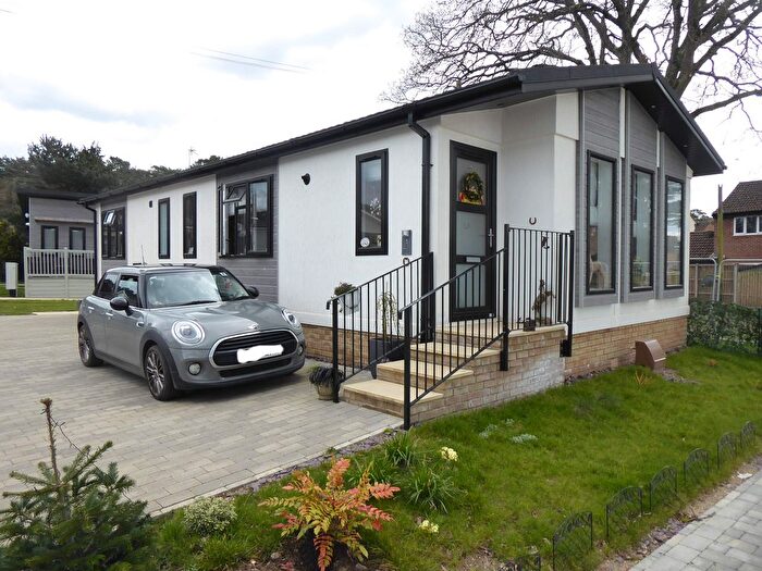 2 Bedroom Park Home For Sale In Hawthorn Avenue, Oakwood Court, Hogmoor Road, Whitehill, Bordon, Hampshire, GU35