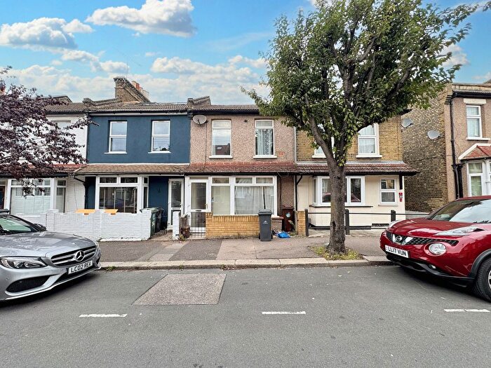 2 Bedroom Property To Rent In Byron Road, Leyton, E10