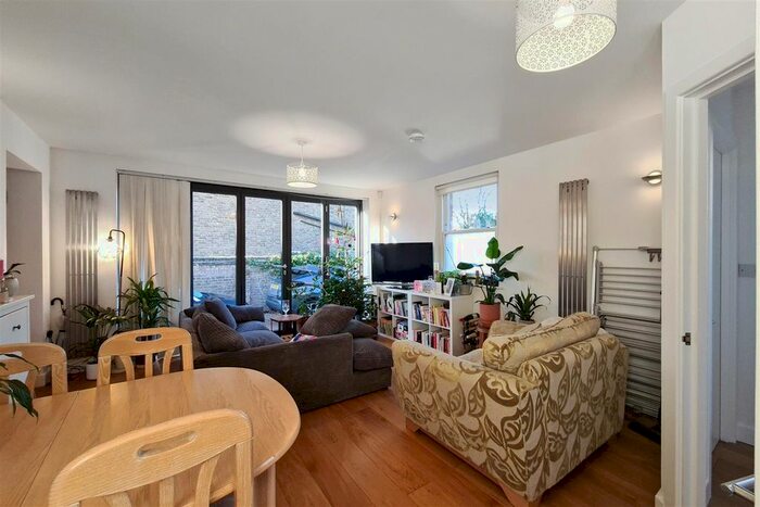 4 Bedroom Semi-Detached House To Rent In Niton Street, London, SW6