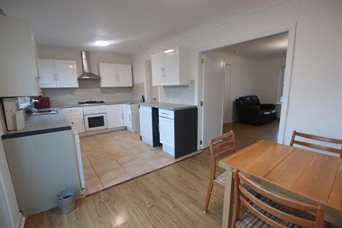 3 Bedroom Terraced House To Rent In Seafield Close, West End, DD1