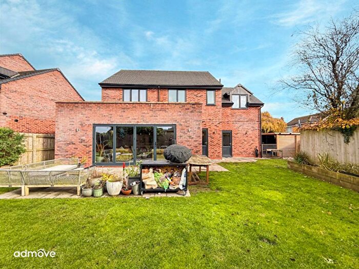 4 Bedroom Detached House For Sale In London Road, Stretton, WA4