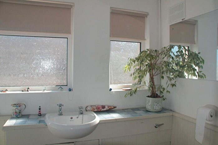 2 Bedroom Detached Bungalow For Sale In Bay Crescent, Swanage, Dorset, BH19 - Photo 11