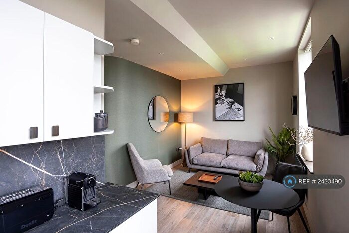 1 Bedroom Flat To Rent In The Headrow, Leeds, LS1