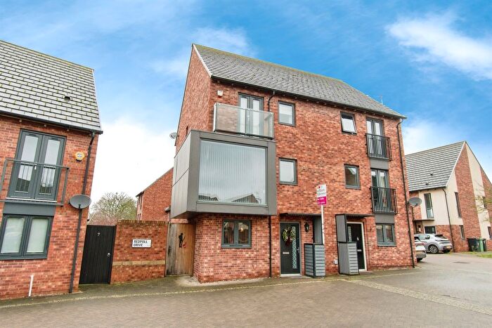 4 Bedroom Semi Detached House For Sale In Redpoll Drive, Allerton Bywater, Castleford, WF10