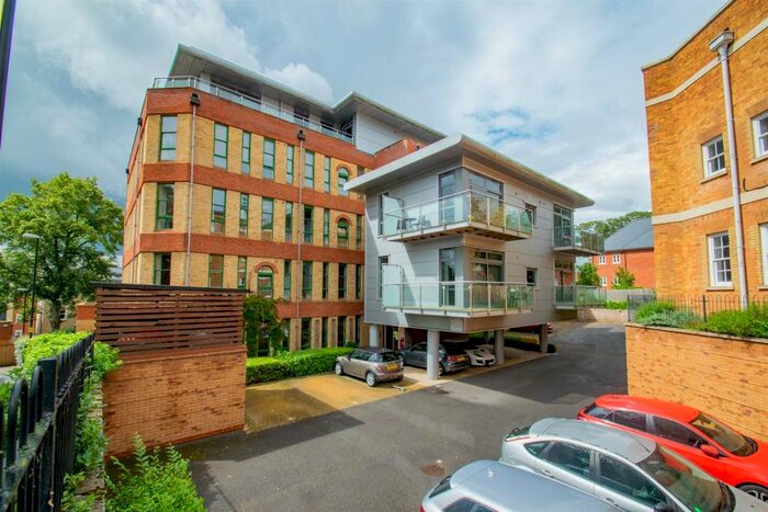 2 Bedroom Apartment To Rent In Dunstable Street, Ampthill, Bedford, MK45