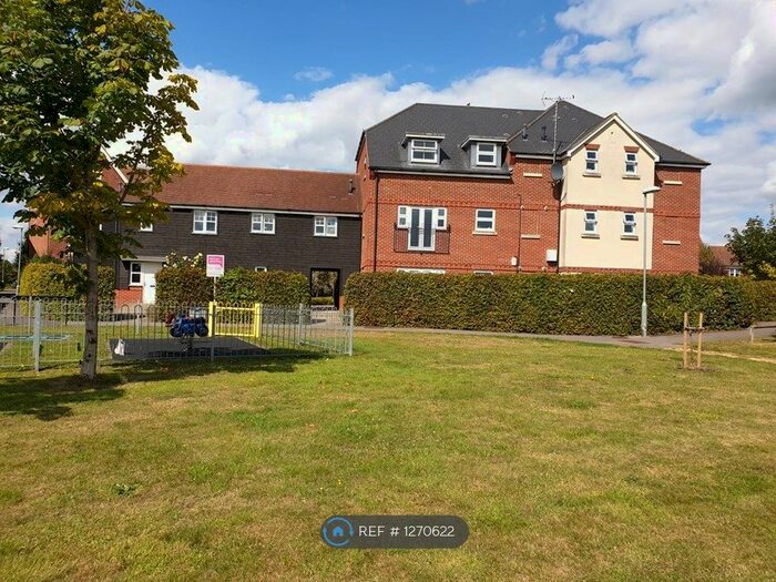2 Bedroom Flat To Rent In Woodpecker Place, Bracknell RG12